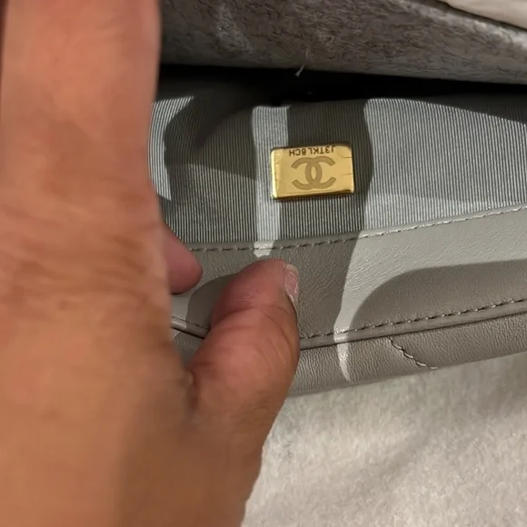 Chanel 19 - Picture 3 of 3